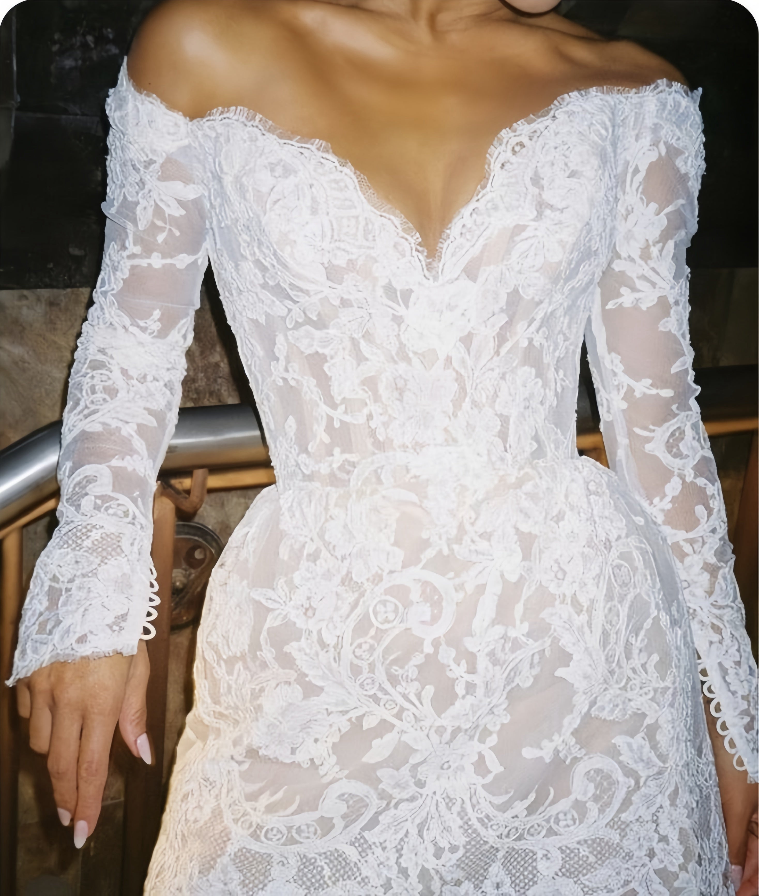 White Lace Bridal Dresses, Long Sleeves Mini Wedding Gown, HZ0307